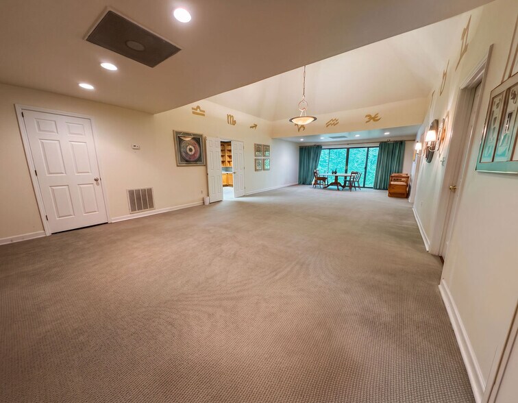 2054 Harobi Dr, Tucker, GA à louer - Photo intérieure – Image 2 sur 14