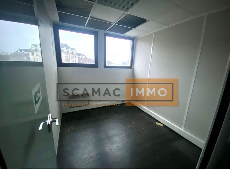 Bureau dans Noisy-le-Grand à vendre - Photo de l’immeuble – Image 3 sur 7