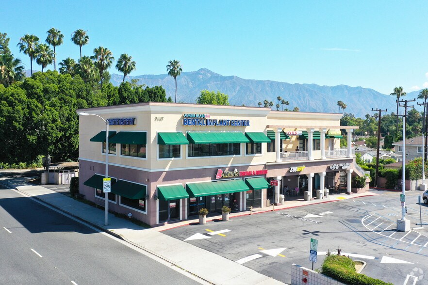 3007 Huntington Dr, Pasadena, CA à louer - Photo principale – Image 1 sur 2
