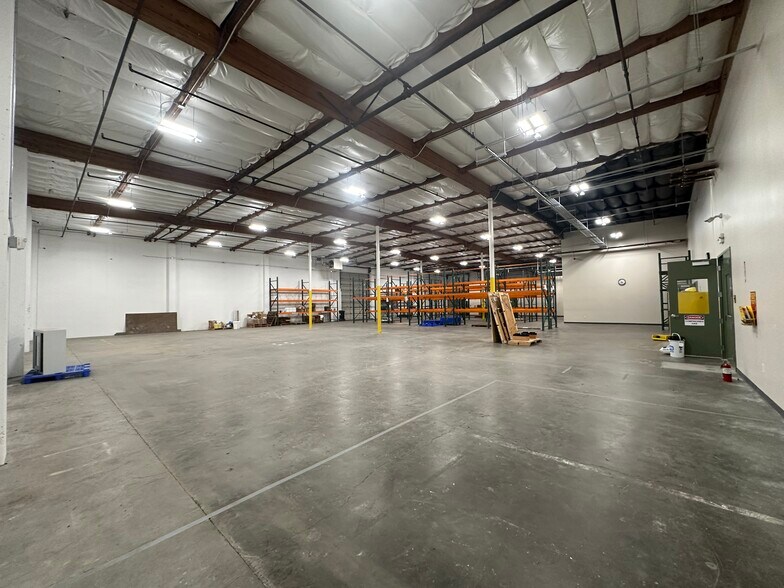 2049 W Steele Ln, Santa Rosa, CA à vendre - Photo de l’immeuble – Image 1 sur 41