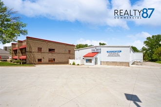 850 Twixt Town Rd NE, Marion, IA à louer Photo de l’immeuble– Image 1 sur 27