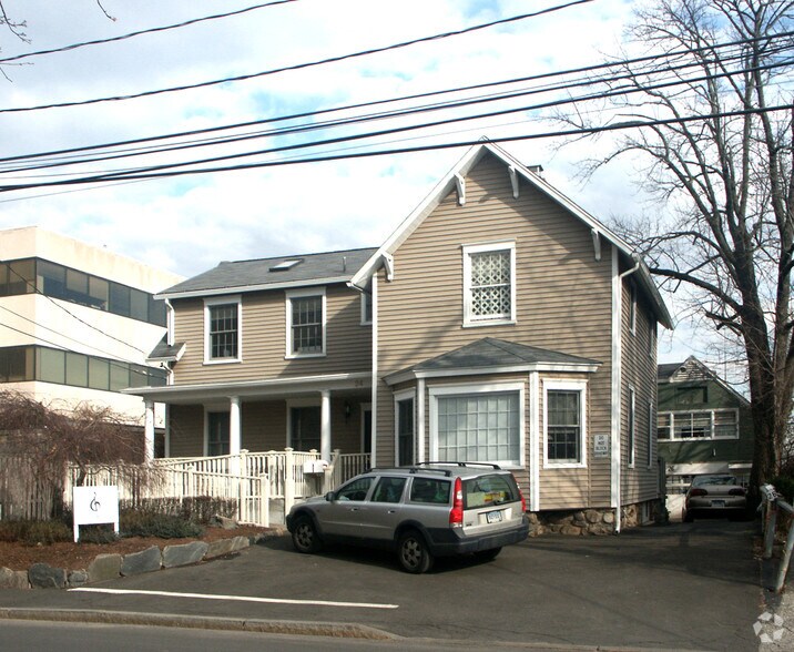 24 Grove St, New Canaan, CT à vendre - Photo principale – Image 1 sur 9