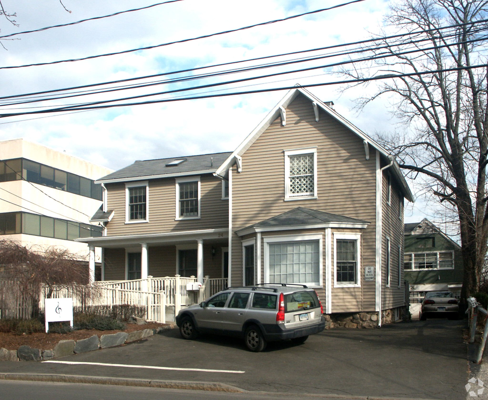 24 Grove St, New Canaan, CT à vendre Photo principale– Image 1 sur 10
