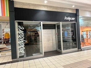 Grosvenor Centre, Macclesfield à louer Photo intérieure– Image 1 sur 19