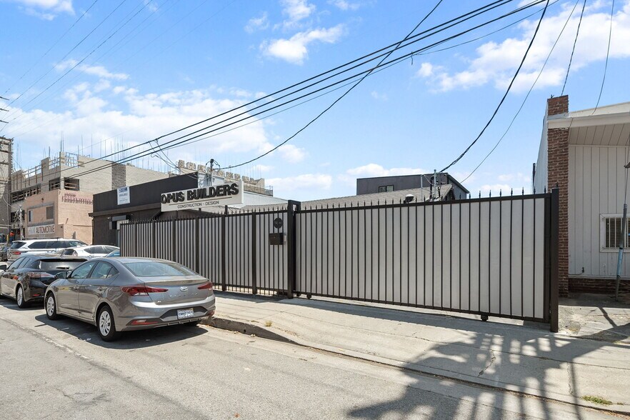 5244 Vineland Ave, North Hollywood, CA à louer - Photo de l’immeuble – Image 2 sur 7