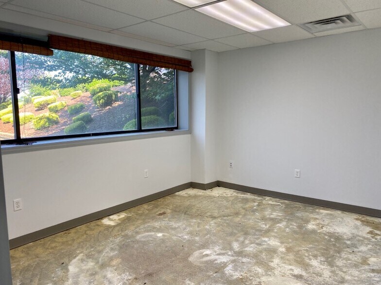 230 Bilmar Ave, Pittsburgh, PA à louer - Photo intérieure – Image 2 sur 14