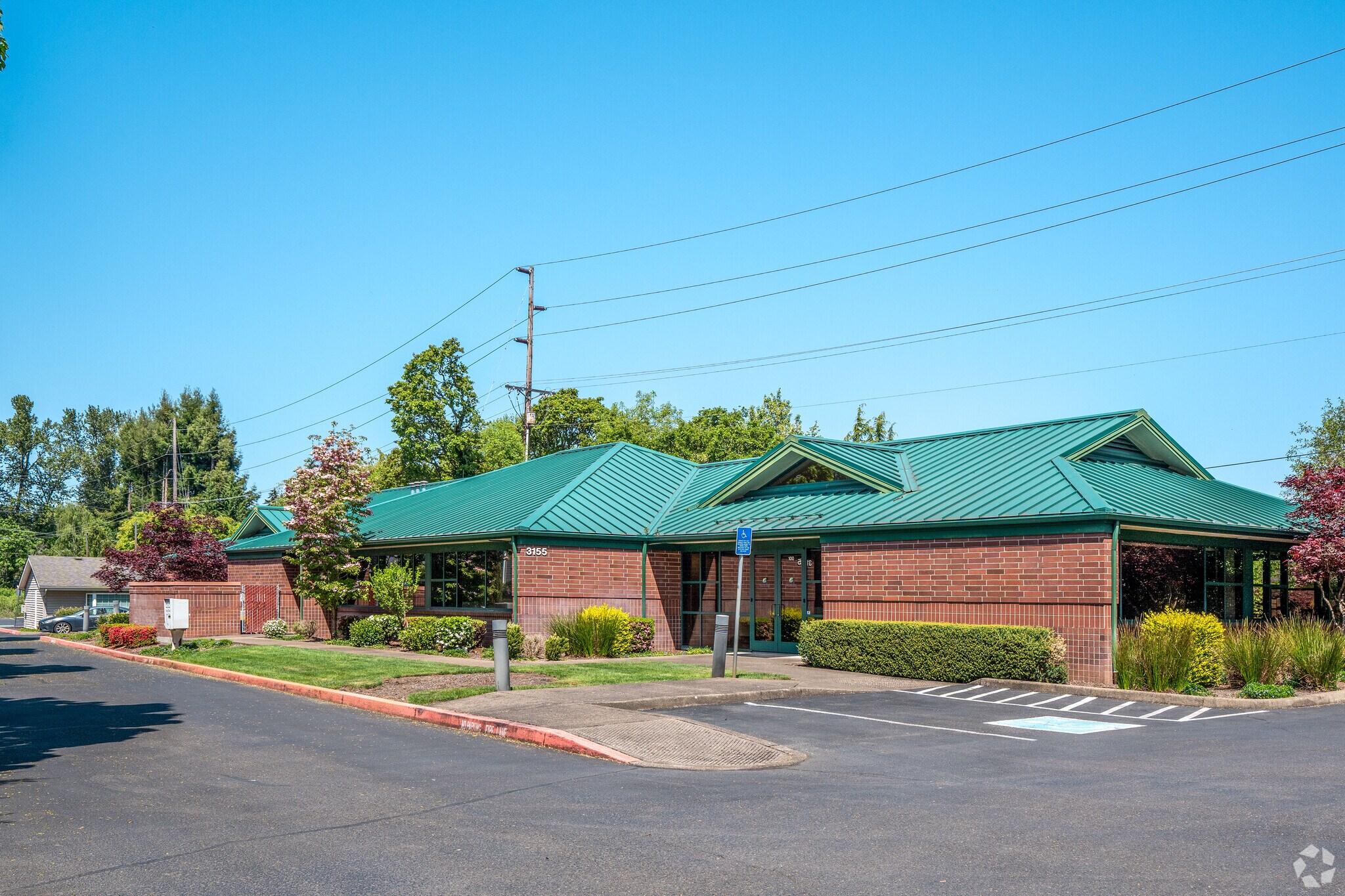 3155 River Rd S, Salem, OR à vendre Photo principale– Image 1 sur 21