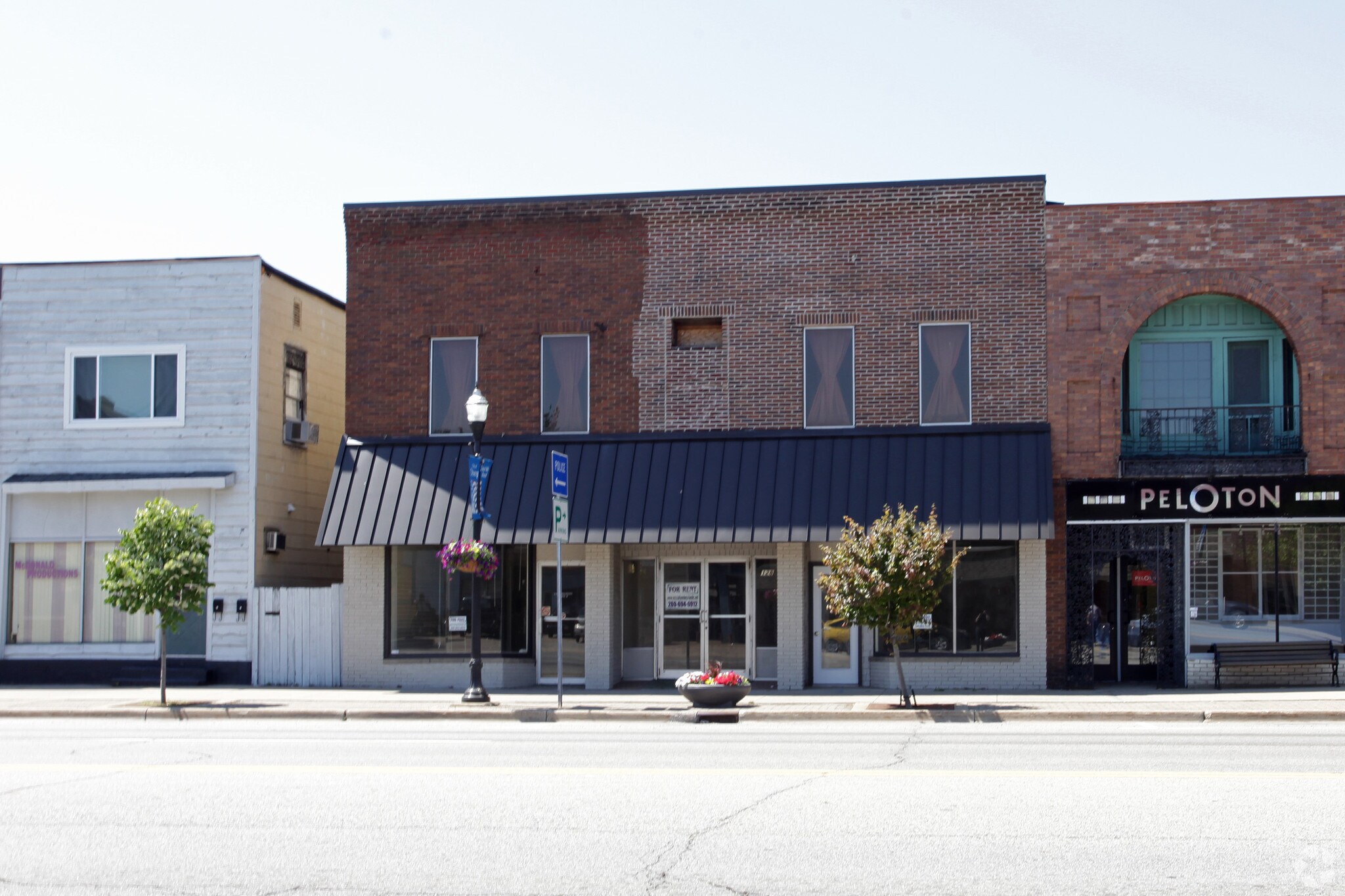 128 E Allegan St, Otsego, MI à louer Photo principale– Image 1 sur 6