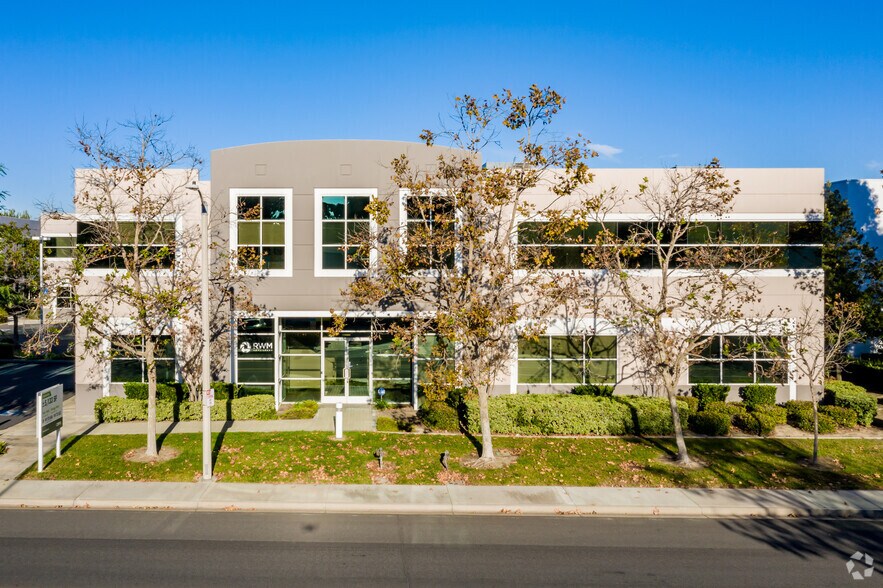 18 Journey, Aliso Viejo, CA à louer - Photo de l’immeuble – Image 3 sur 5