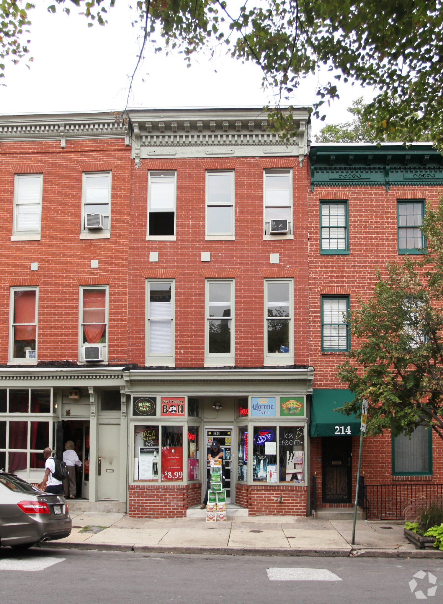 216 W Read St, Baltimore, MD à vendre Photo principale– Image 1 sur 3
