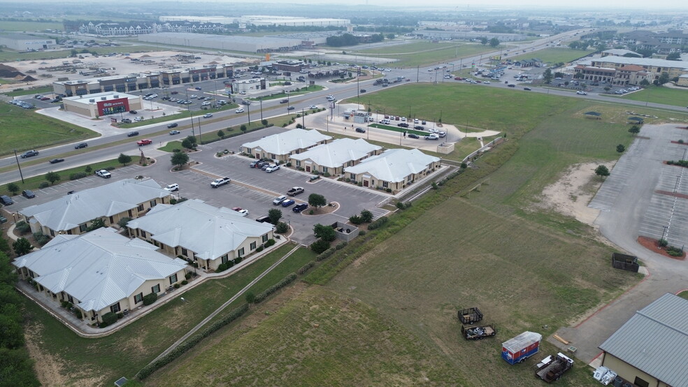 1067 Fm 306, New Braunfels, TX à louer - Photo de l’immeuble – Image 2 sur 9