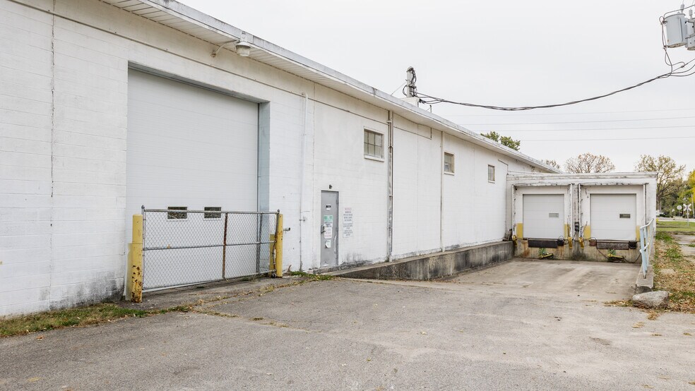 1825 W 18th St, Anderson, IN à vendre - Photo de l’immeuble – Image 3 sur 26