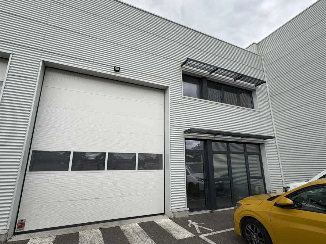 Bureau dans Genas à louer Photo de l’immeuble– Image 1 sur 9