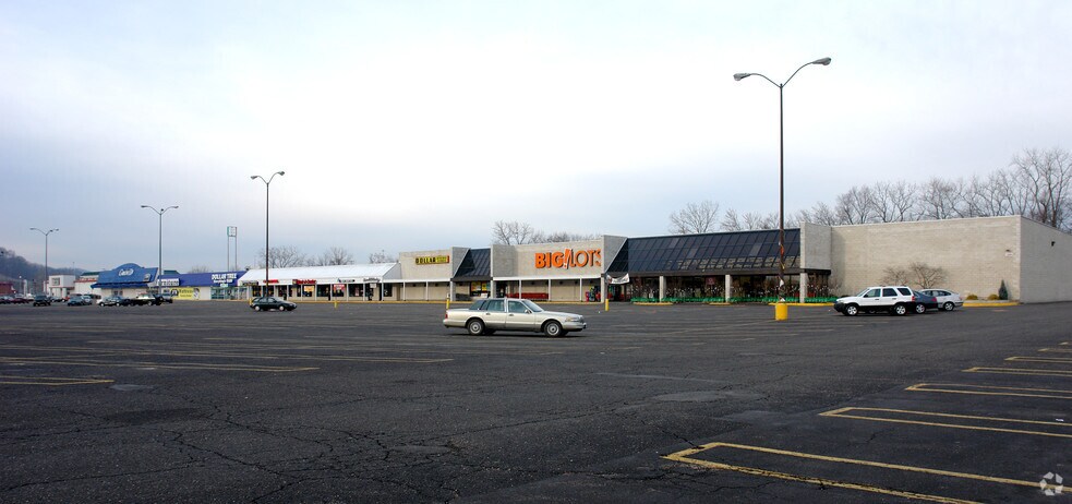 240-405 Bluebell Dr NW, New Philadelphia, OH à louer - Photo principale – Image 1 sur 5
