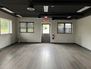 16840 Pheasant Dr, Brookfield, WI à louer Photo de l’immeuble– Image 2 sur 20