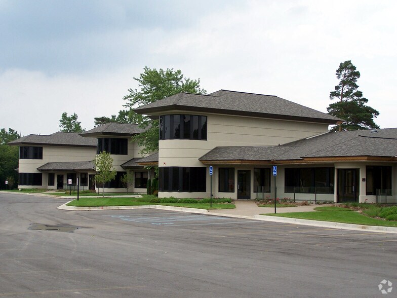 7600 Grand River Ave, Brighton, MI à louer - Photo de l’immeuble – Image 3 sur 4