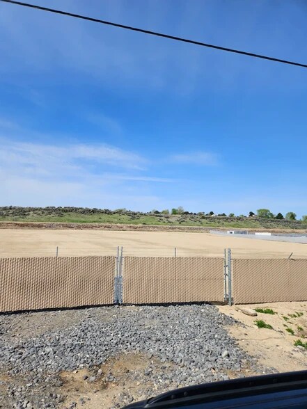 6153 W Gowen Rd, Boise, ID à louer - Photo de l’immeuble – Image 3 sur 7