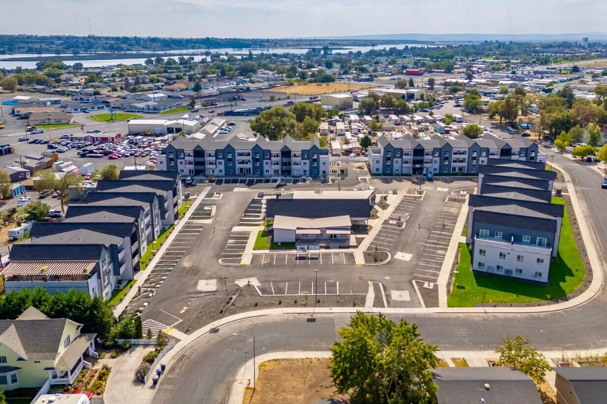 1701 Crouse st, Moses Lake, WA à vendre Photo de l’immeuble– Image 1 sur 7