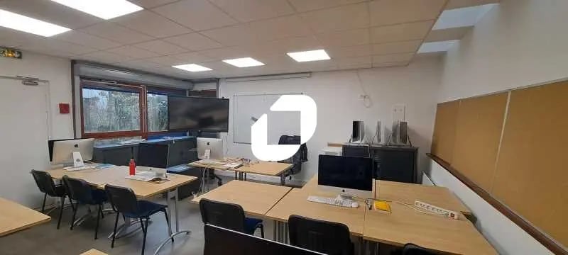 Bureau dans Paris à vendre - Photo de l’immeuble – Image 2 sur 10