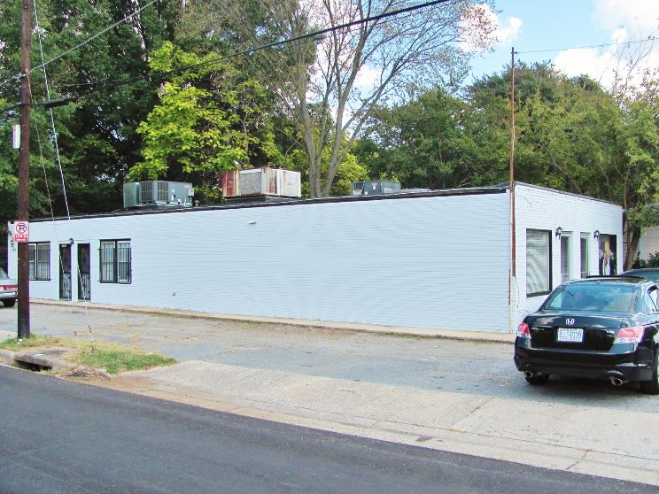 2501 E Bessemer Ave, Greensboro, NC à louer - Photo de l’immeuble – Image 2 sur 12