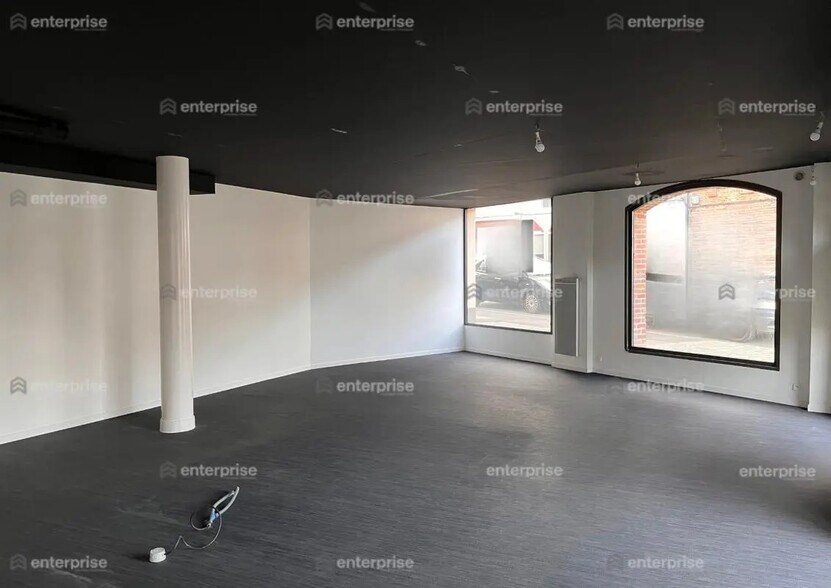 Local commercial dans Amiens à louer - Photo de l’immeuble – Image 3 sur 3