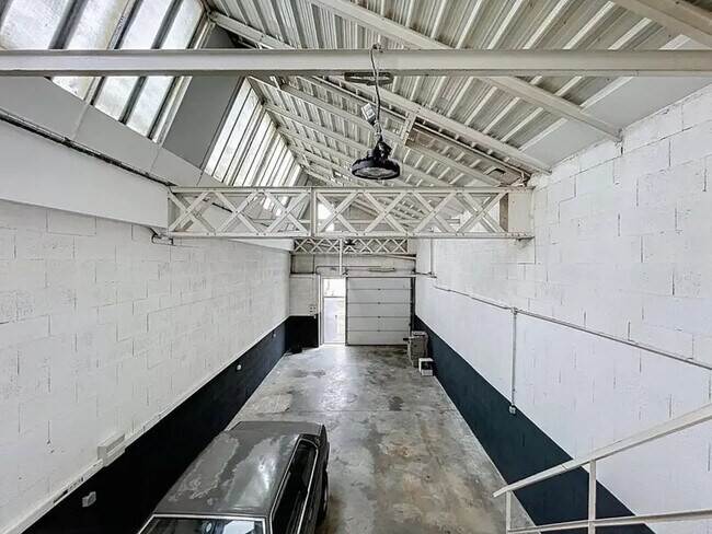 Plus de détails pour 195 Avenue Francis De Pressensé, Vénissieux - Bureau, Local d'activités à louer