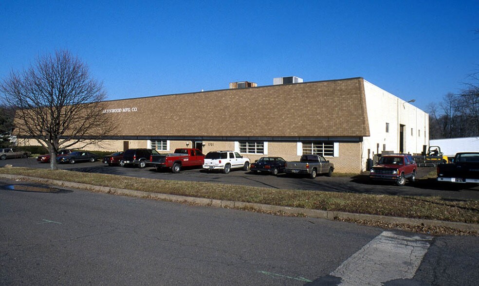 1701 Loretta Ave, Feasterville, PA à vendre - Photo de l’immeuble – Image 1 sur 14