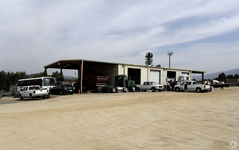 21880 Temescal Canyon Rd, Corona, CA à louer - Photo de l’immeuble – Image 2 sur 3