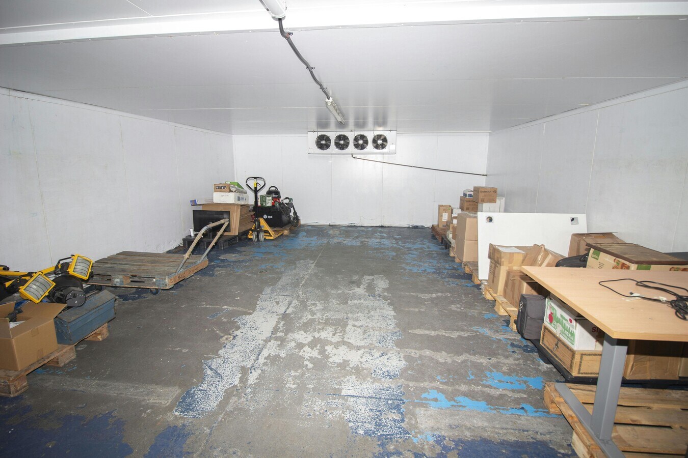 17 Cumberland Av, Londres, LND NW10 7RX - Lot 17 -  - Photo intérieure - Image 1 of 7