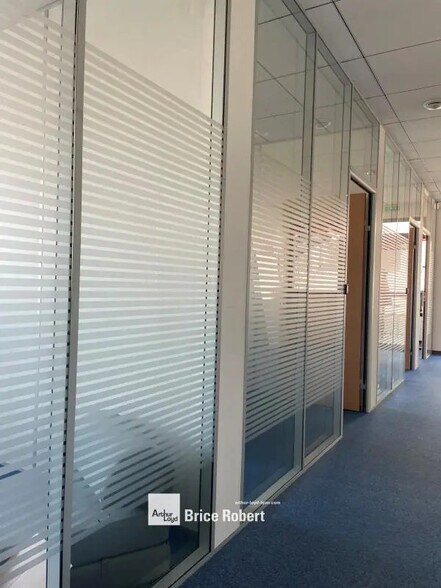 Bureau dans Saint-Priest à louer - Photo intérieure – Image 3 sur 16