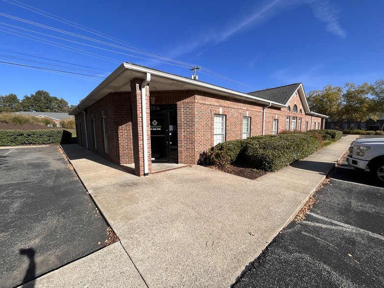 211-237 Dunbar Cave Rd, Clarksville, TN à louer - Photo de l’immeuble – Image 2 sur 4