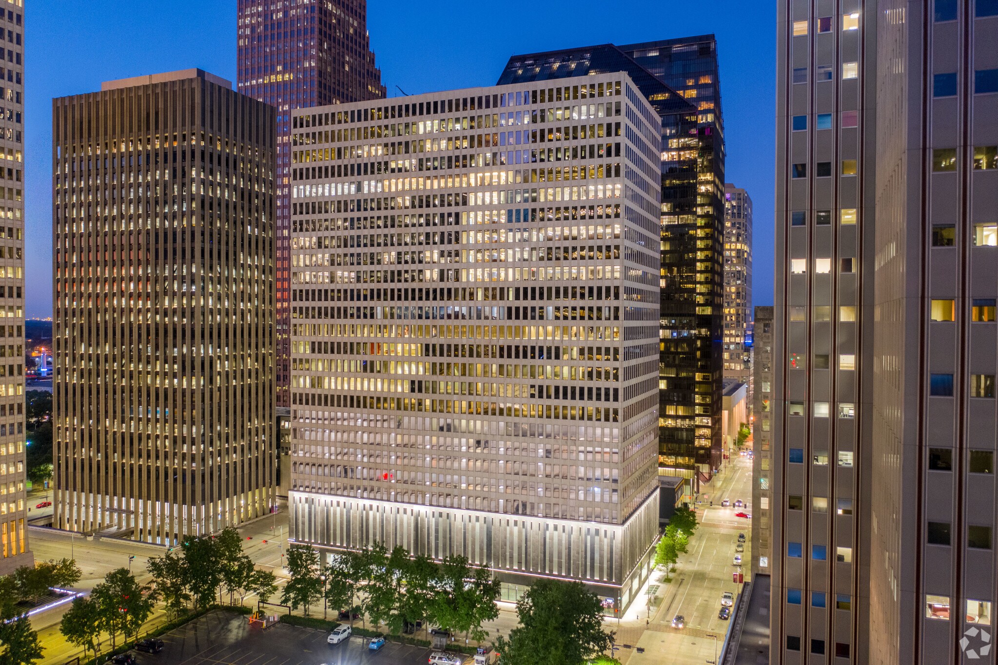 811 Louisiana St, Houston, TX à louer Photo principale– Image 1 sur 27