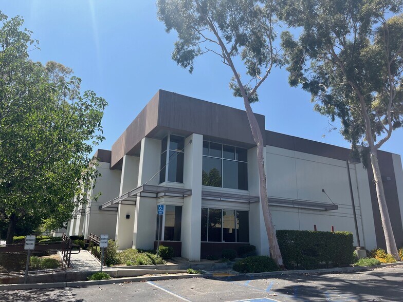 4525 Runway St, Simi Valley, CA à vendre - Photo de l’immeuble – Image 1 sur 6