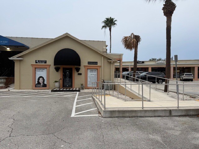 3215-3217 S Macdill, Tampa, FL à louer Photo principale– Image 1 sur 10