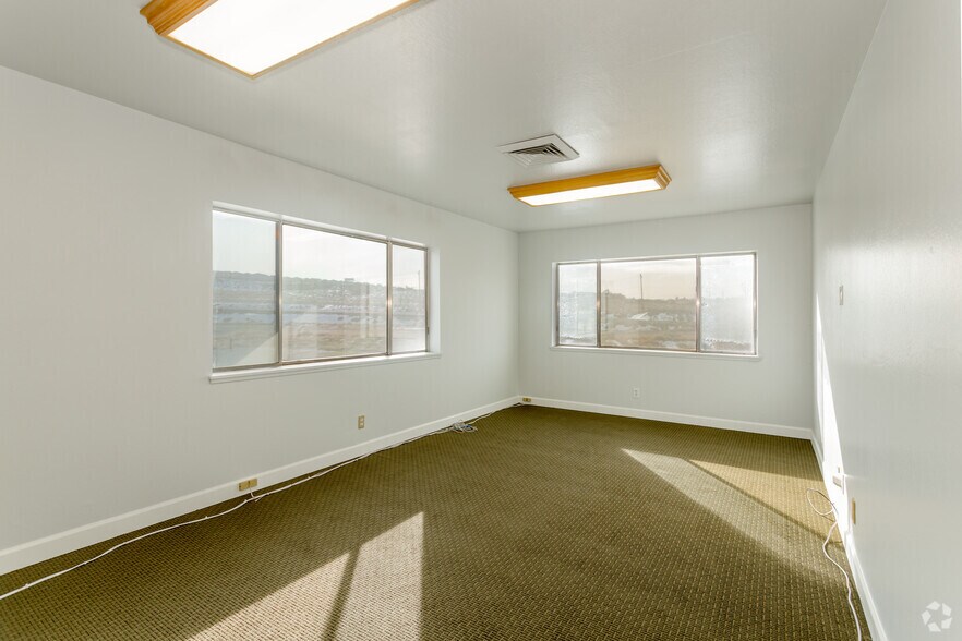 276 E Parr Blvd, Reno, NV à louer - Photo intérieure – Image 3 sur 24
