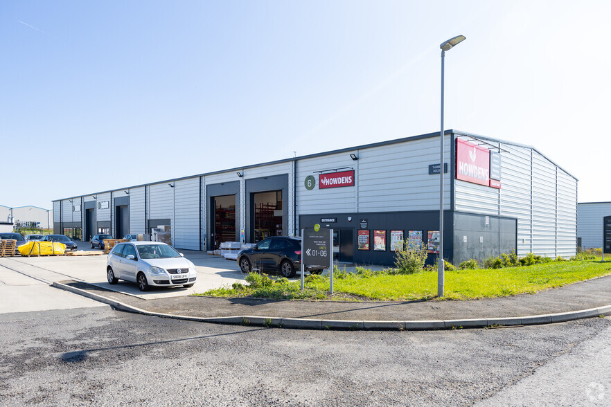 Roscommon Way, Canvey Island à vendre - Photo de l’immeuble – Image 2 sur 30