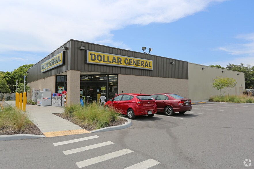 6445 Massachusetts Ave, New Port Richey, FL à vendre - Photo principale – Image 1 sur 5