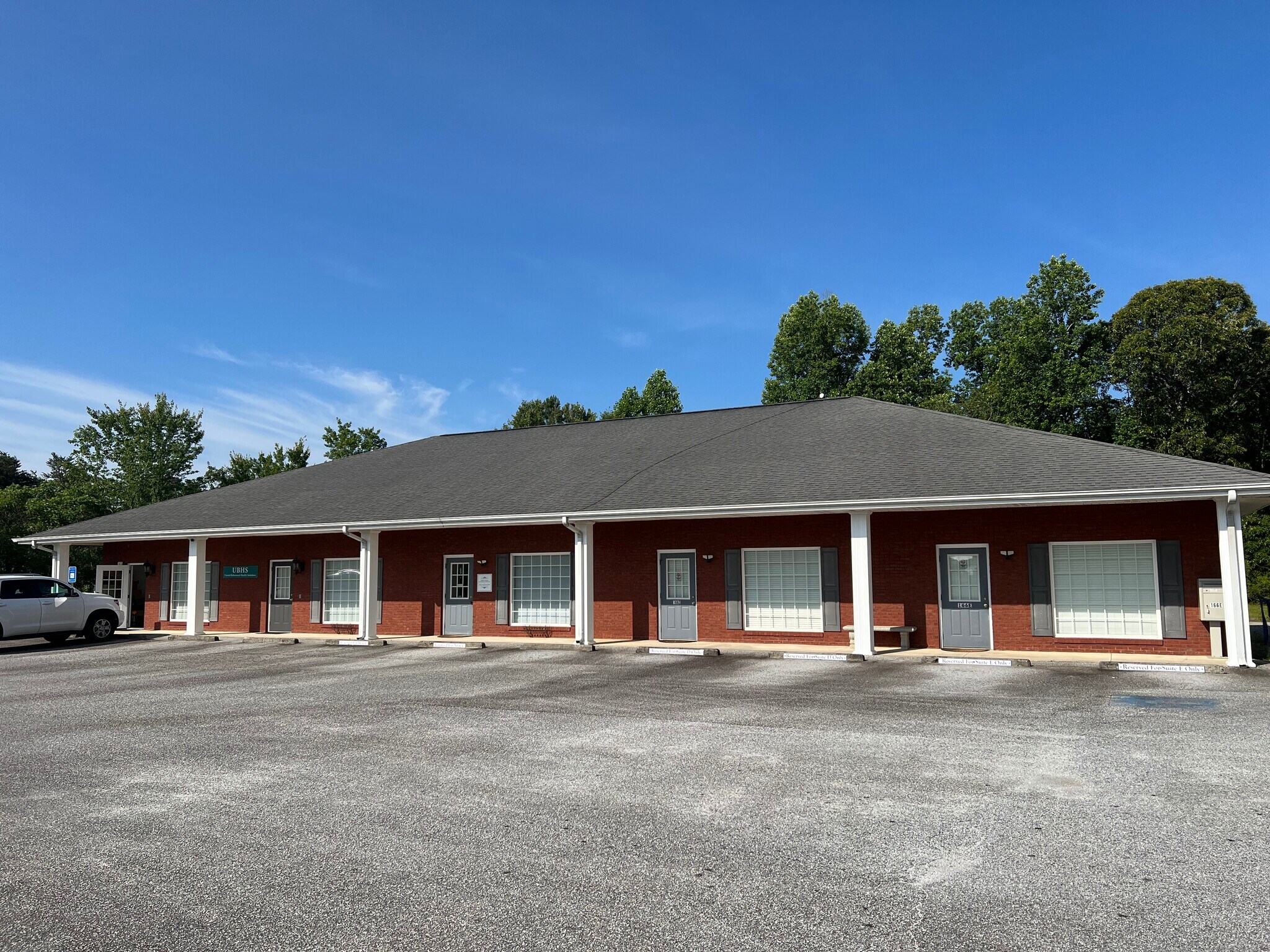 166 Commerce Pky, Cornelia, GA à louer Photo principale– Image 1 sur 8