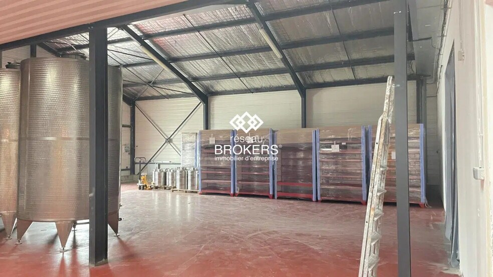 Industriel/Logistique dans Beaucaire à vendre - Photo de l’immeuble – Image 1 sur 4