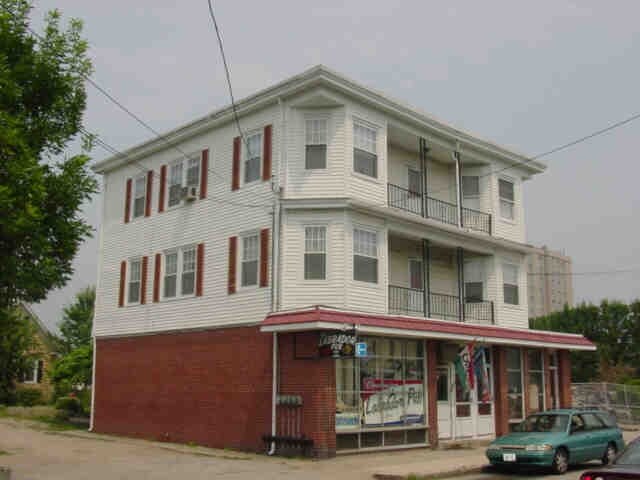 1753-1757 Cranston St, Cranston, RI à louer - Photo de l’immeuble – Image 3 sur 5