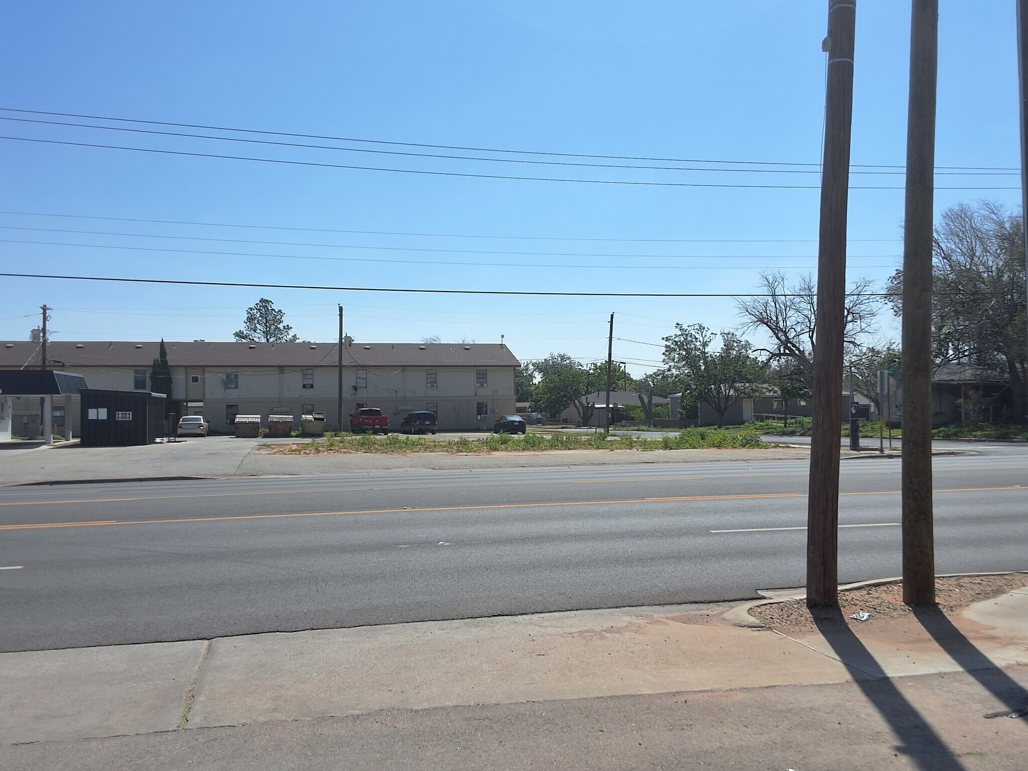 906 N Main St, Andrews, TX à louer Photo principale– Image 1 sur 3
