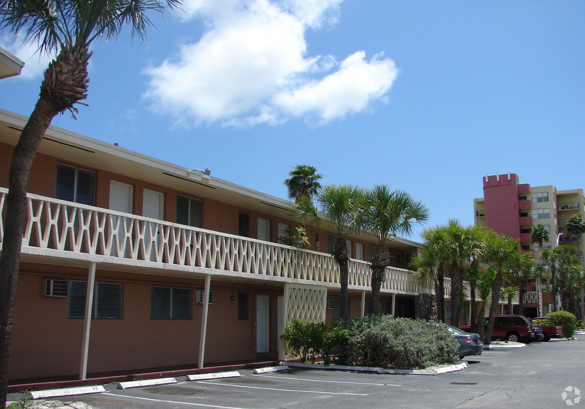 1495 NE 167th St, Miami, FL à vendre Photo principale– Image 1 sur 8