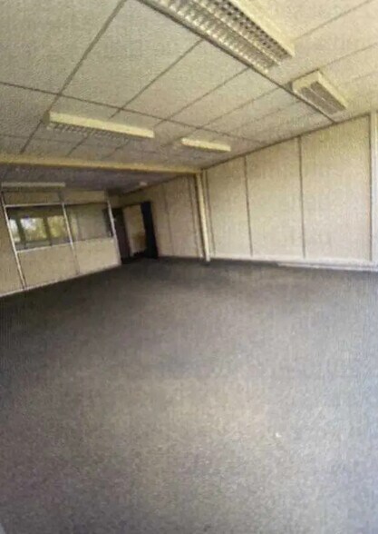 Bureau dans Sotteville-Lès-Rouen à louer - Photo de l’immeuble – Image 2 sur 3