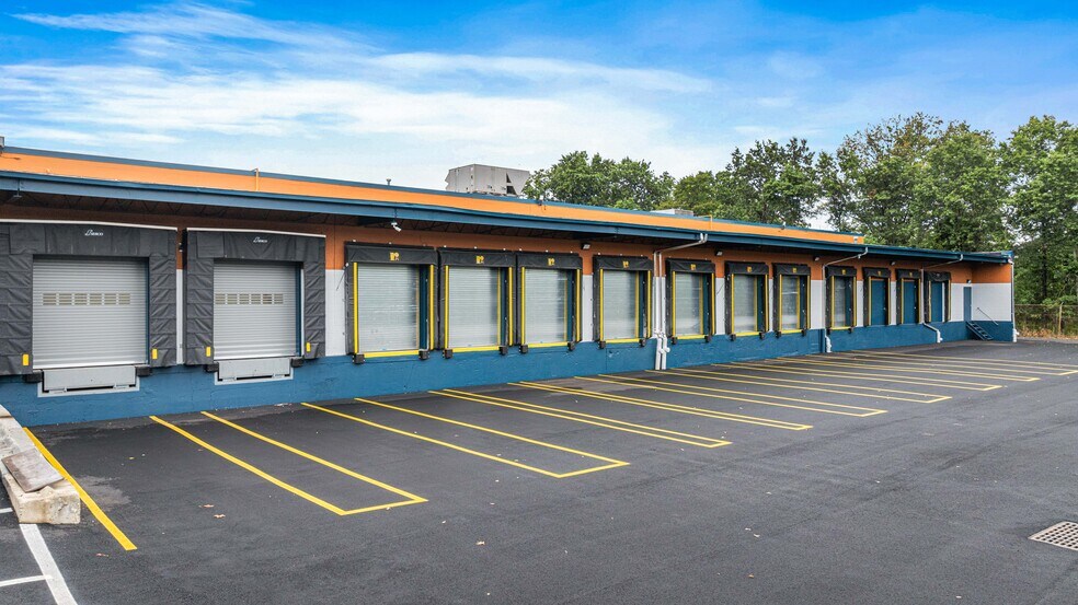 14 Home News Row, New Brunswick, NJ à louer - Photo de l’immeuble – Image 2 sur 40