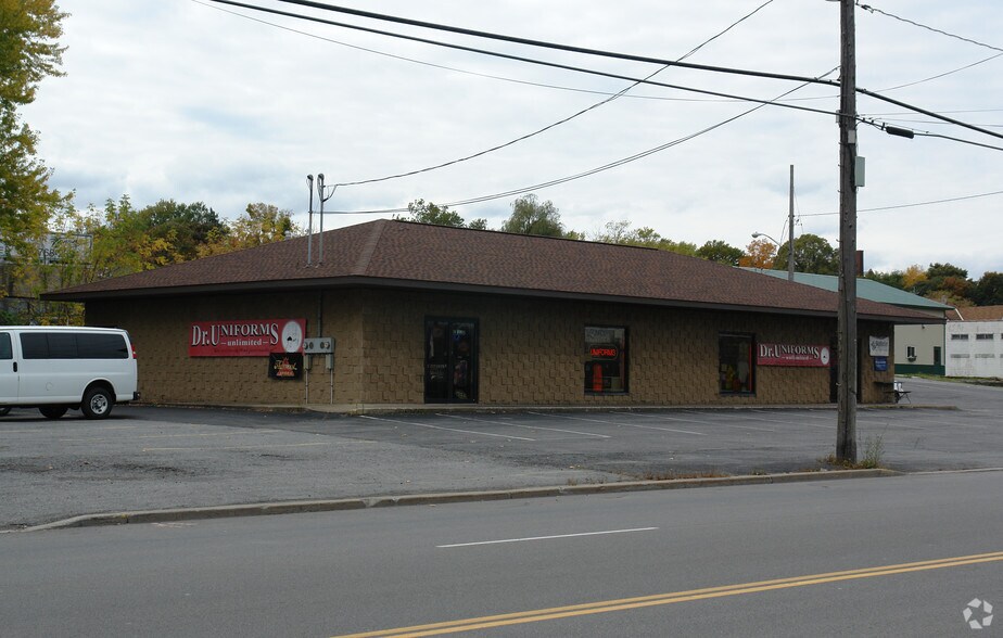 1311 Oriskany St, Utica, NY à louer - Photo de l’immeuble – Image 1 sur 2