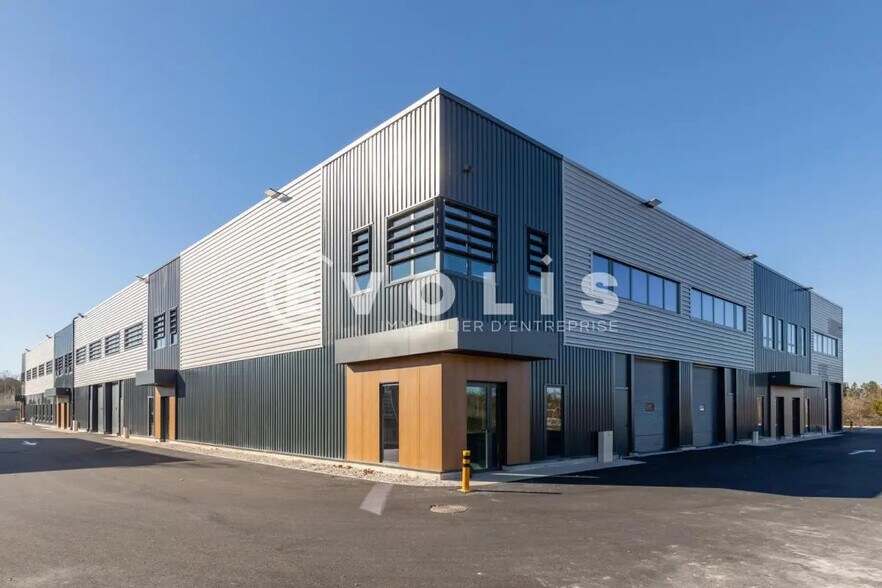 Local d’activités dans Vedène à louer - Photo de l’immeuble – Image 1 sur 10
