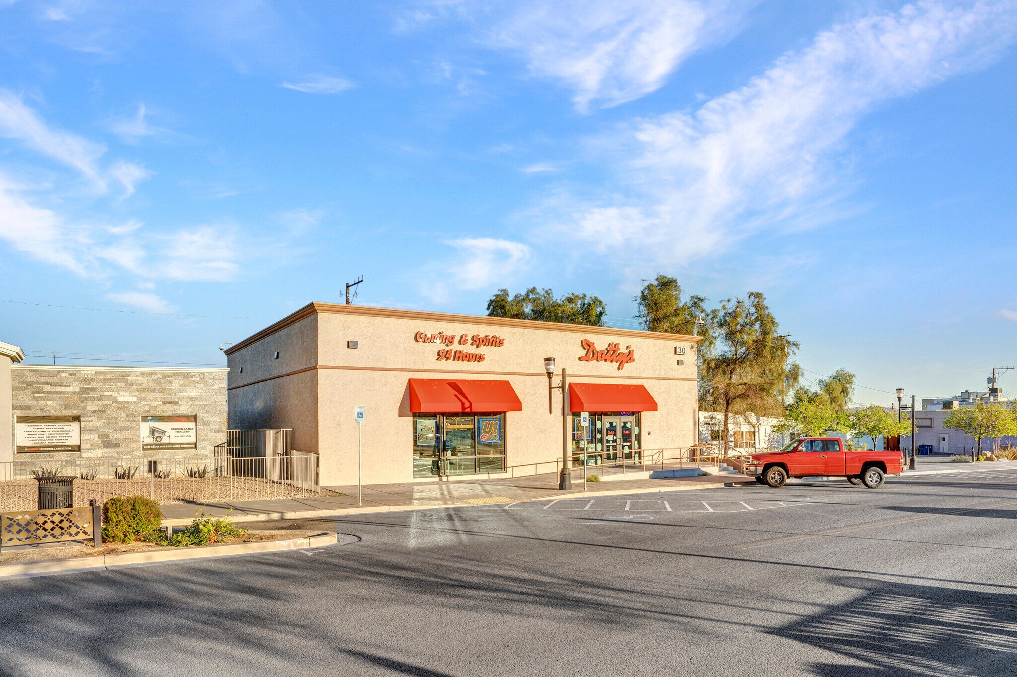 30 W Pacific Ave, Henderson, NV à vendre Photo de l’immeuble– Image 1 sur 7