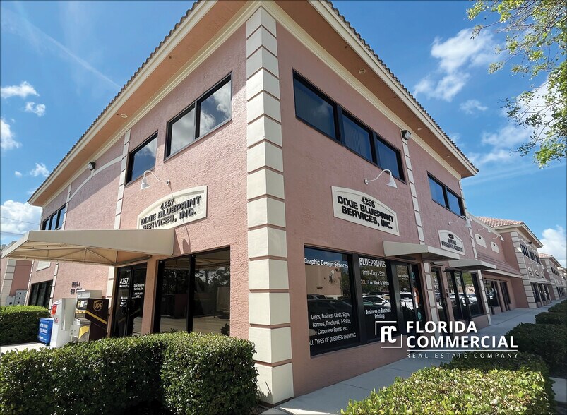 4189-4257 SW High Meadows Ave, Palm City, FL à louer - Photo de l’immeuble – Image 1 sur 7