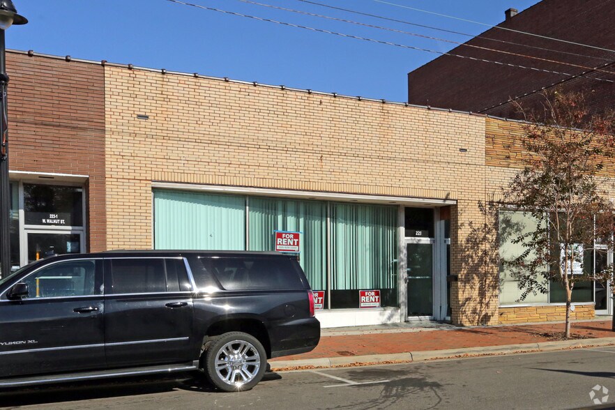 221 W Walnut St, Goldsboro, NC à louer - Photo de l’immeuble – Image 2 sur 3