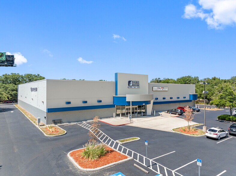 6918 Gunn Hwy, Tampa, FL à louer - Photo de l’immeuble – Image 1 sur 7